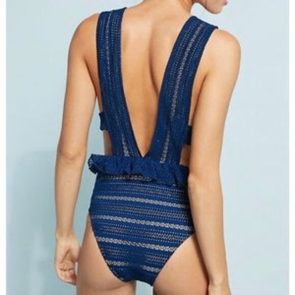 Nightcap Deep V Blue Crochet One Piece Swimsuit Size 4 - Picture 2 of 8